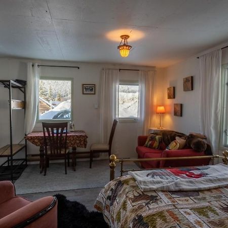 Meadow Suites In Wells Barkerville Exterior photo